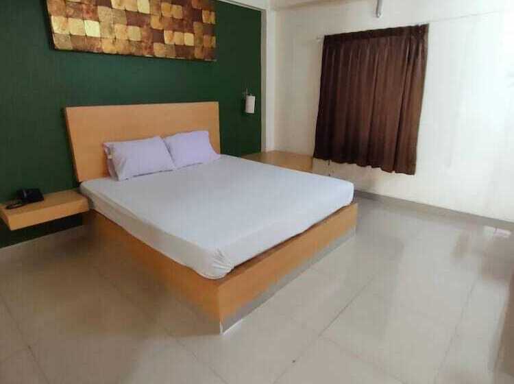 Sabai Hotel Lopburi