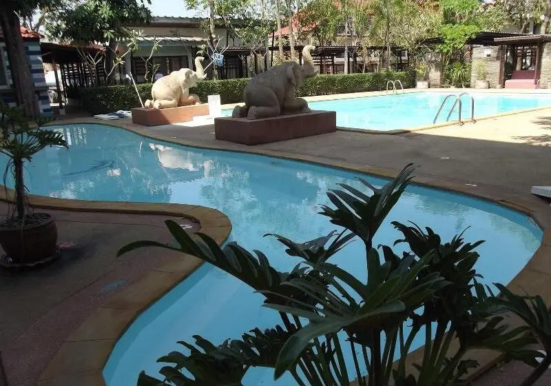 Sabai Hotel Lopburi
