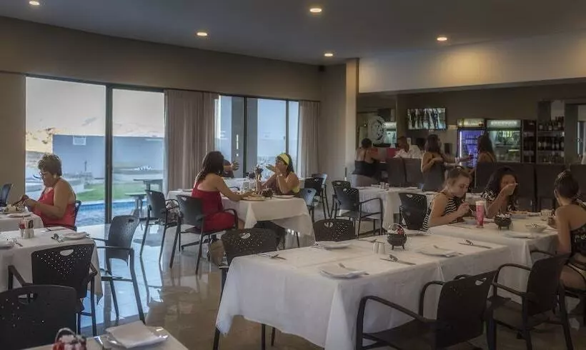 Springbok Inn By Country Hotels