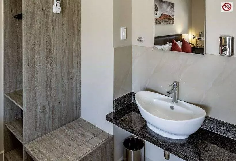 Springbok Inn By Country Hotels