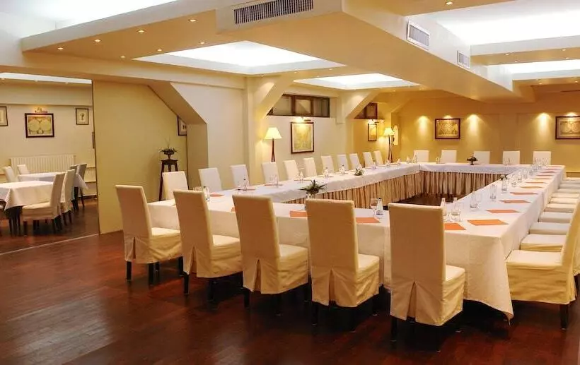 هتل Arc De Triomphe By Residence S