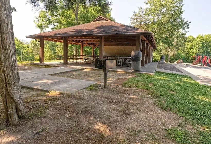 בית מלון כפרי Blue Licks Battlefield State Resort Park