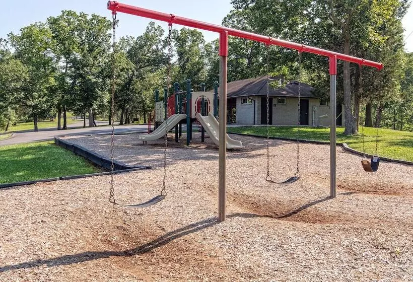 בית מלון כפרי Blue Licks Battlefield State Resort Park