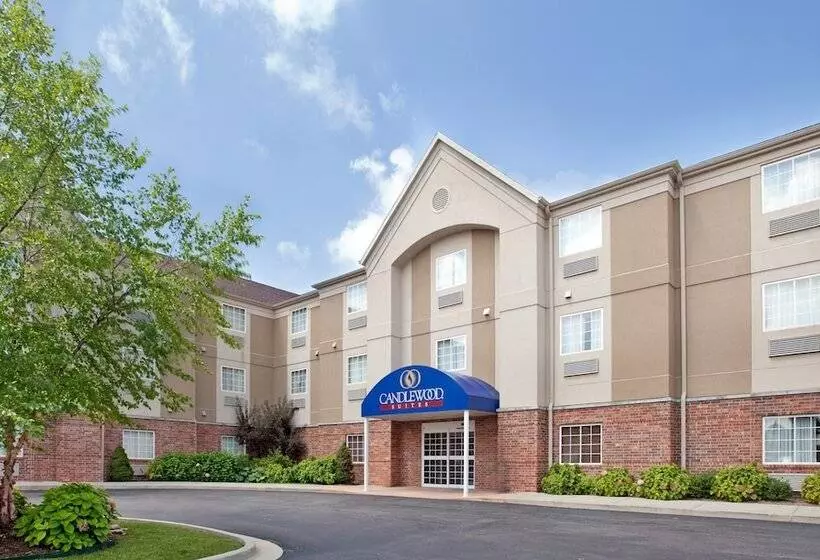 Отель Candlewood Suites St. Robert, An Ihg