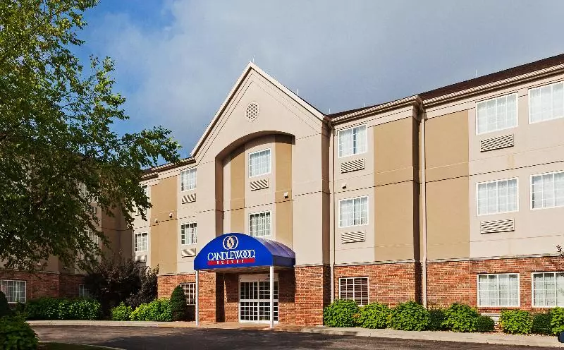 Отель Candlewood Suites St. Robert, An Ihg