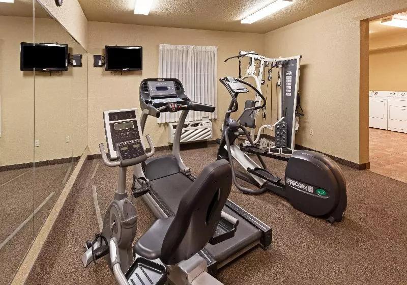 Отель Candlewood Suites St. Robert, An Ihg