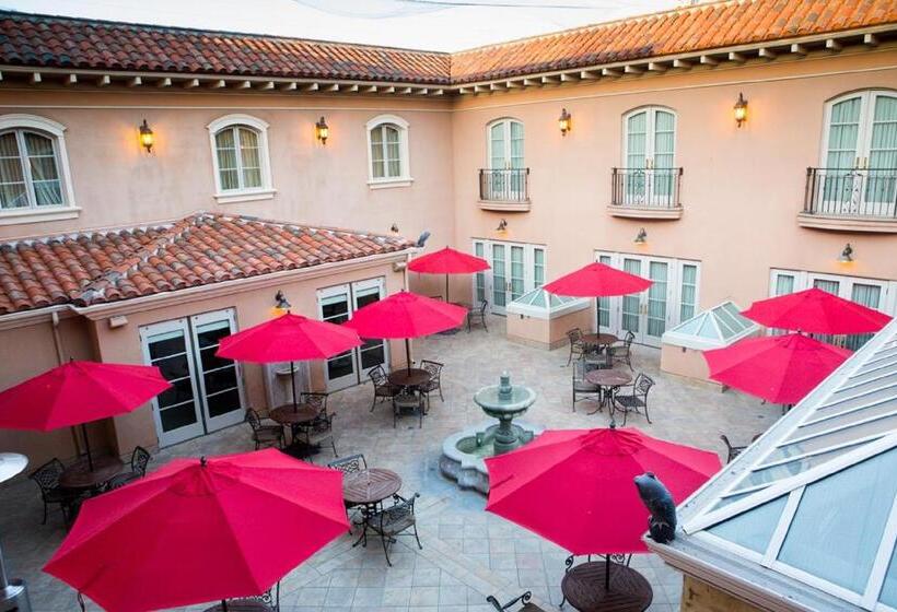 בית מלון כפרי Carlton