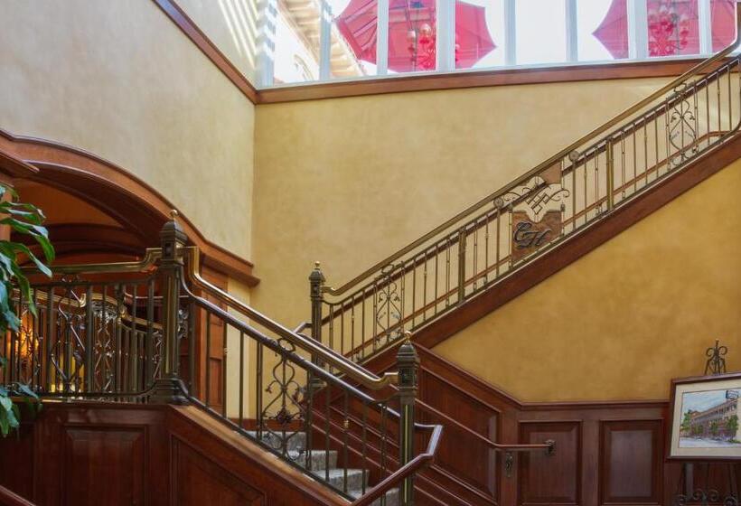 בית מלון כפרי Carlton