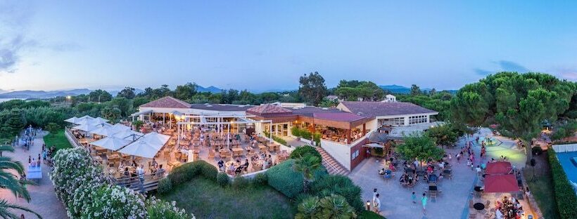 酒店 Club Marina Viva