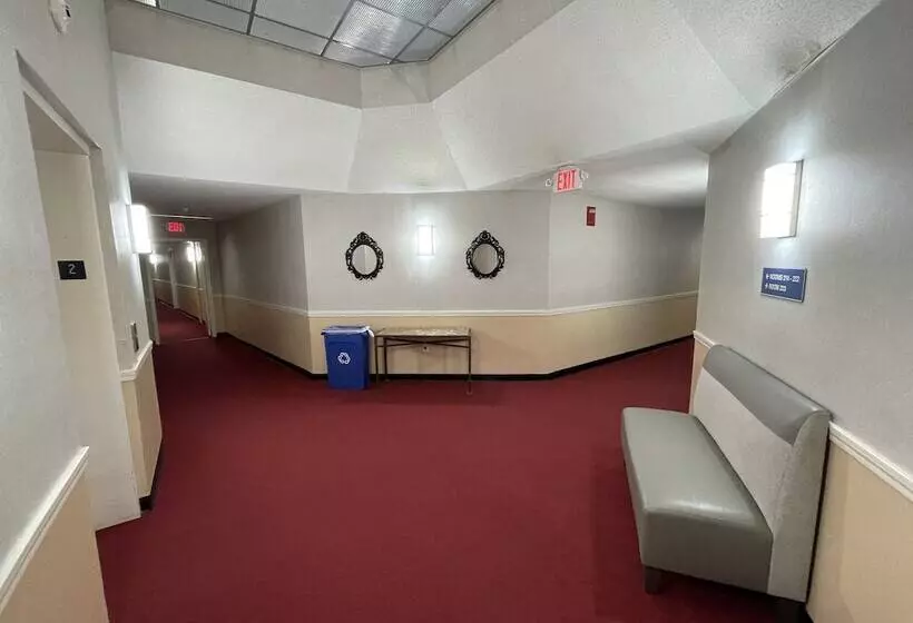 호텔 Gold Star Inn & Suites