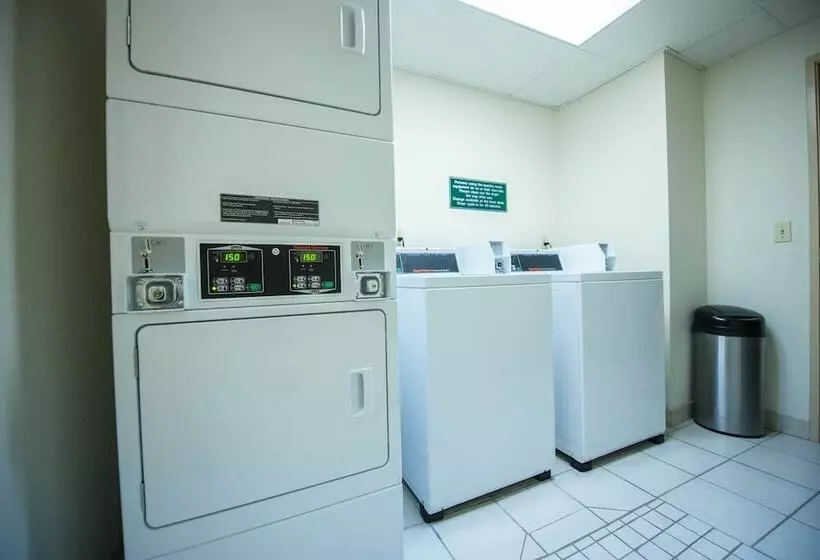 호텔 Greystone Inn & Suites