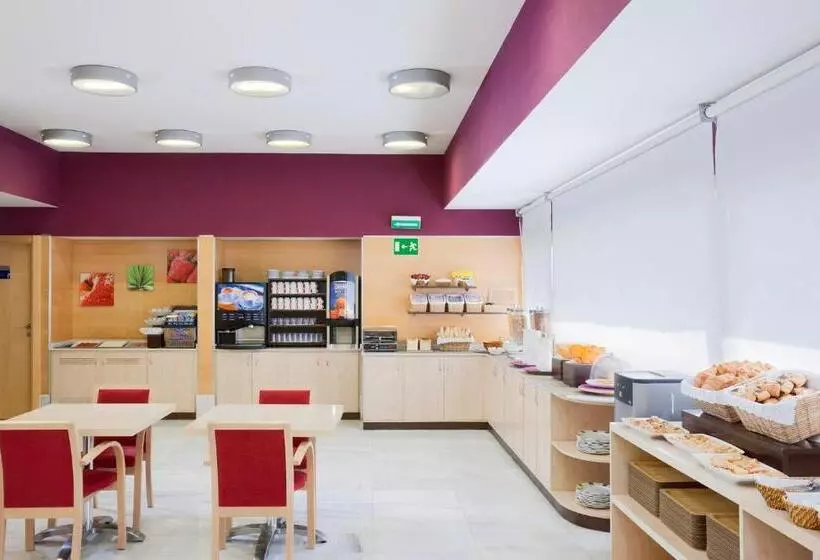 Отель Holiday Inn Express Alcobendas, An Ihg