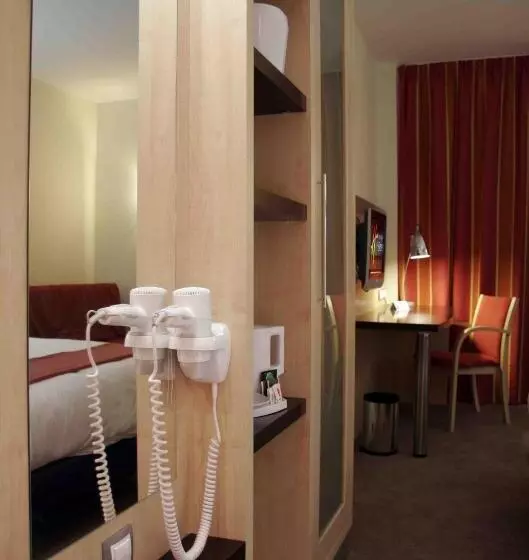 Отель Holiday Inn Express Alcobendas, An Ihg