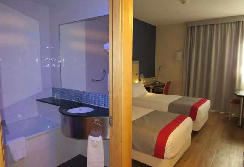 Отель Holiday Inn Express Alcobendas, An Ihg