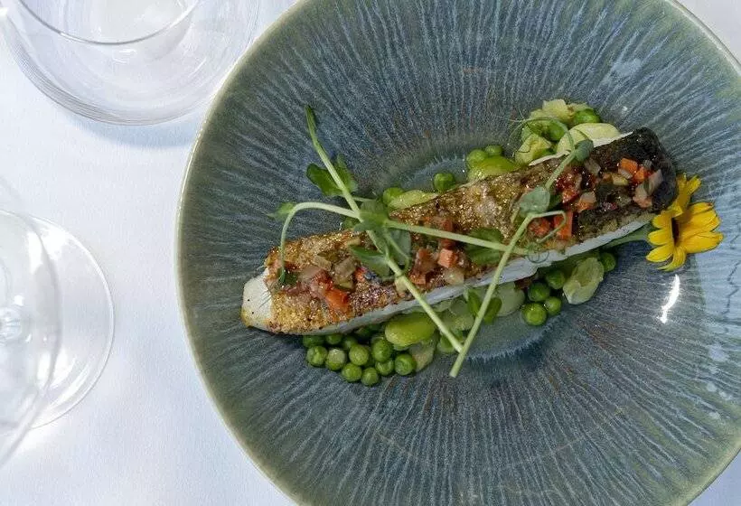 Отель Hr Hôtel & Spa Marin