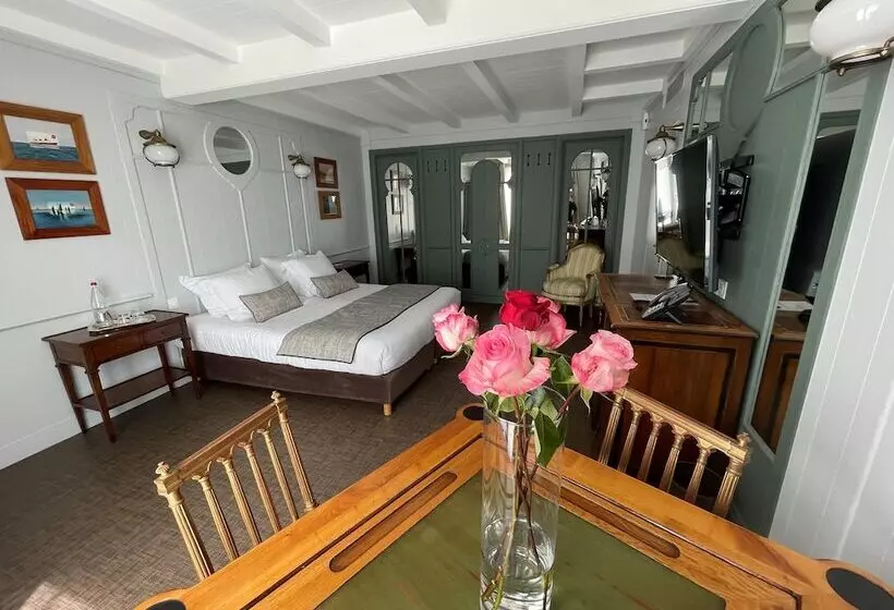 Отель Hr Hôtel & Spa Marin