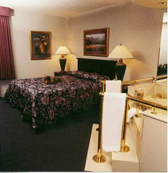 هتل Lees Inn & Suites Muncie