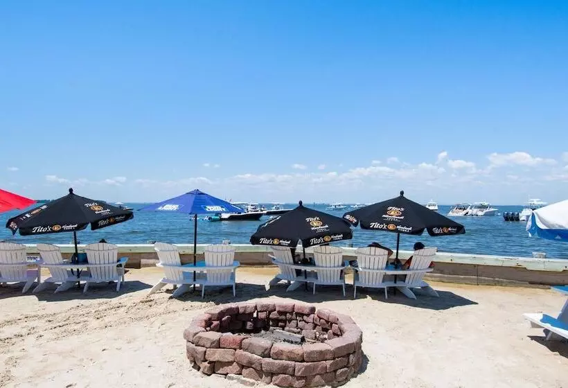 Отель Lowes Wharf Marina Inn