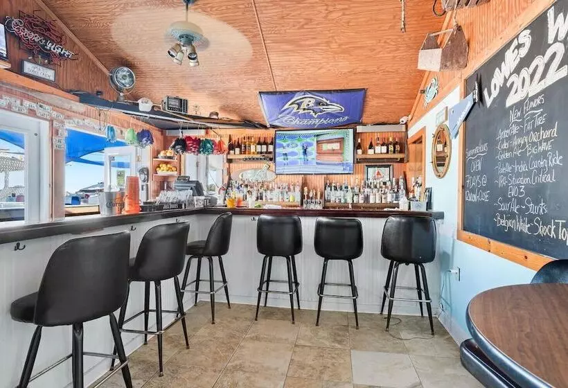 Отель Lowes Wharf Marina Inn