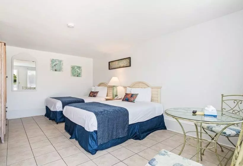 Отель Lowes Wharf Marina Inn