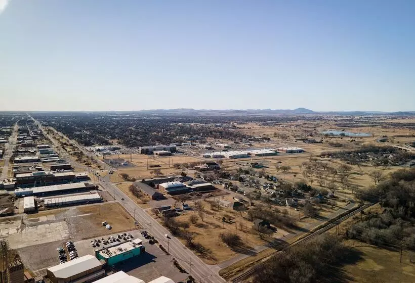 Отель Mysuites Lawton