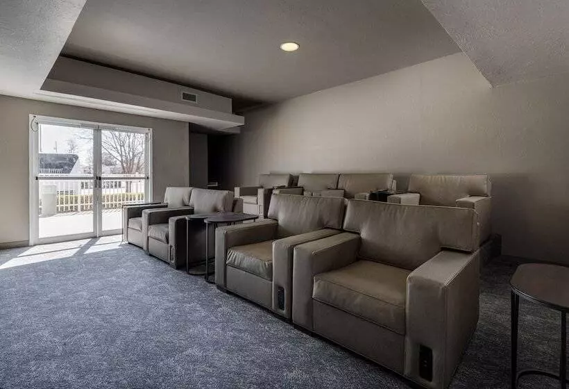 Отель Mysuites Lawton