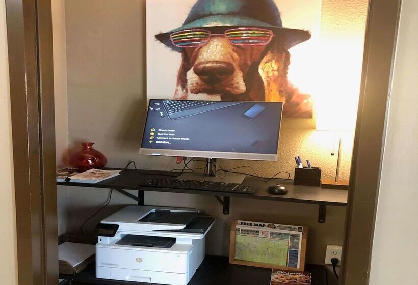 هتل Sonesta Simply Suites Detroit Ann Arbor