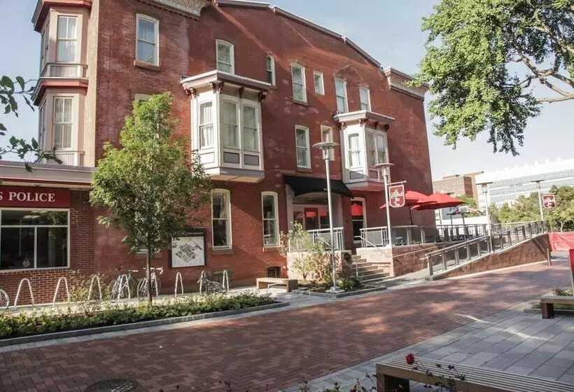 Отель The Conwell Inn