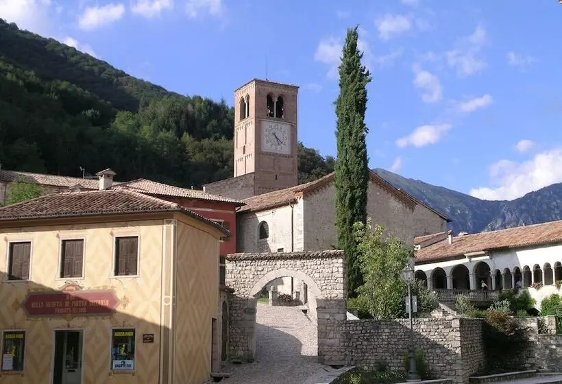 Отель Villa Abbazia Relais & Chateaux