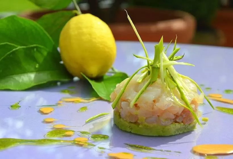 Отель Villa Abbazia Relais & Chateaux