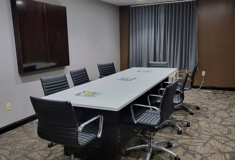 فندق Wingate By Wyndham Greenville Airport