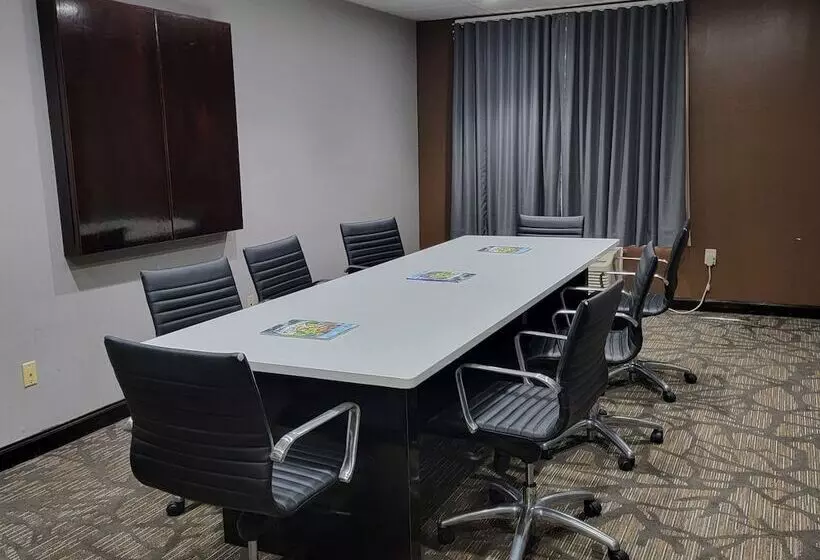 فندق Wingate By Wyndham Greenville Airport