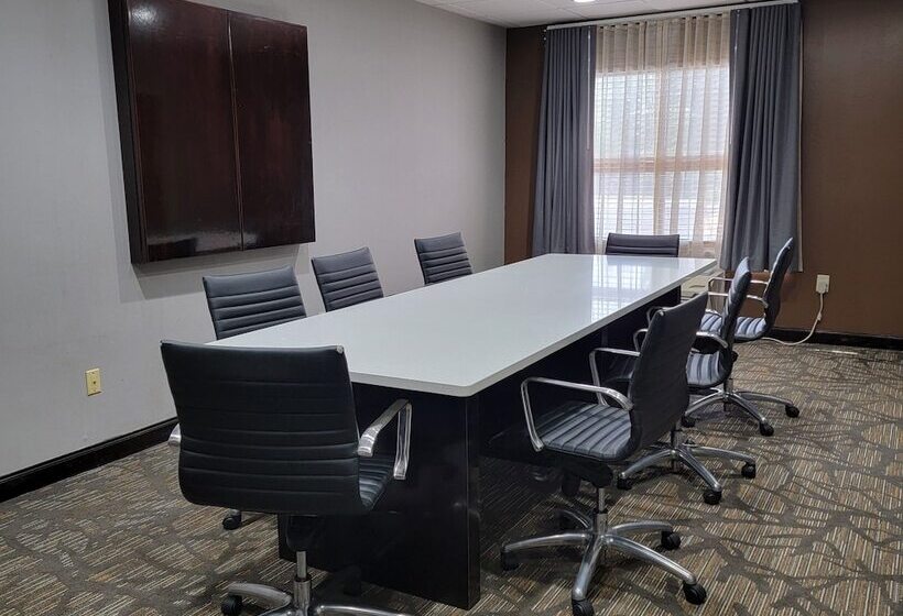 فندق Wingate By Wyndham Greenville Airport