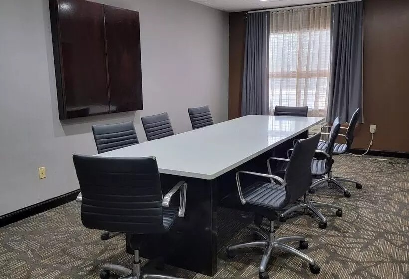 فندق Wingate By Wyndham Greenville Airport