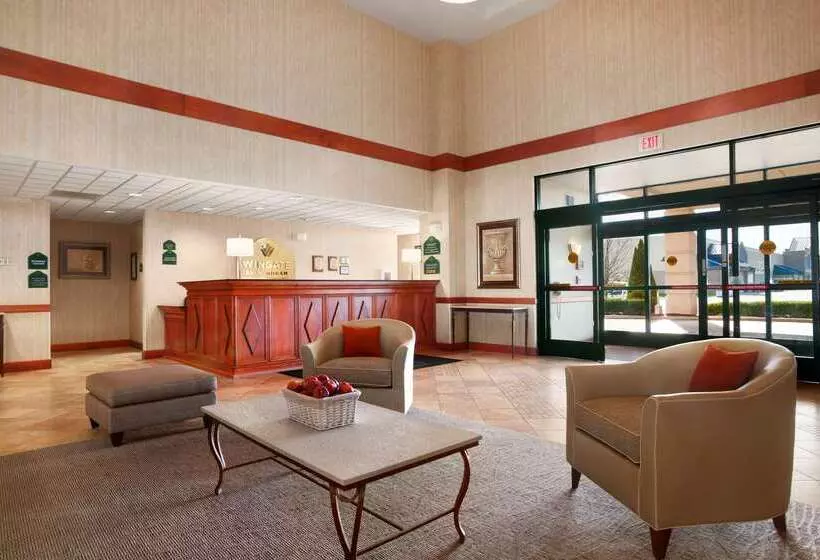 Отель Wingate By Wyndham Parkersburg Vienna