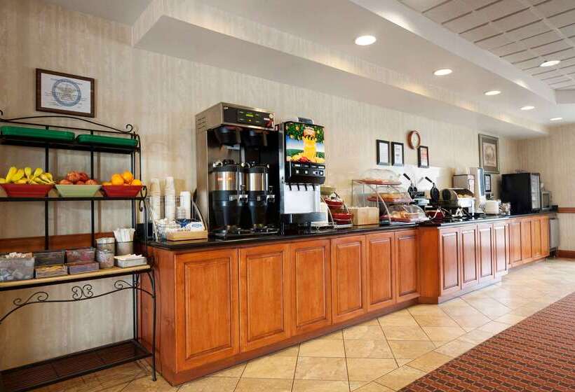 Отель Wingate By Wyndham Parkersburg Vienna