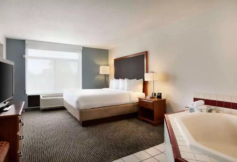 Отель Wingate By Wyndham Parkersburg Vienna