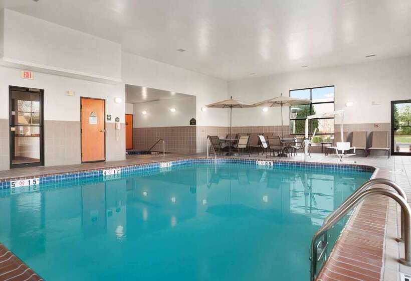 Отель Wingate By Wyndham Parkersburg Vienna