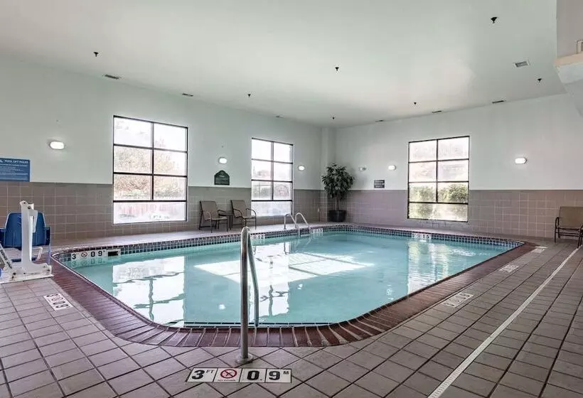 Отель Wingate By Wyndham Parkersburg Vienna