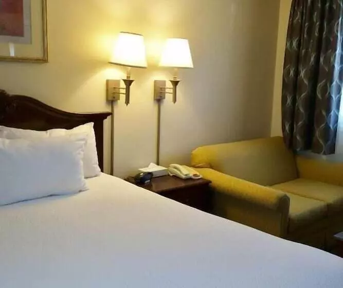 Monument Mountain Motel