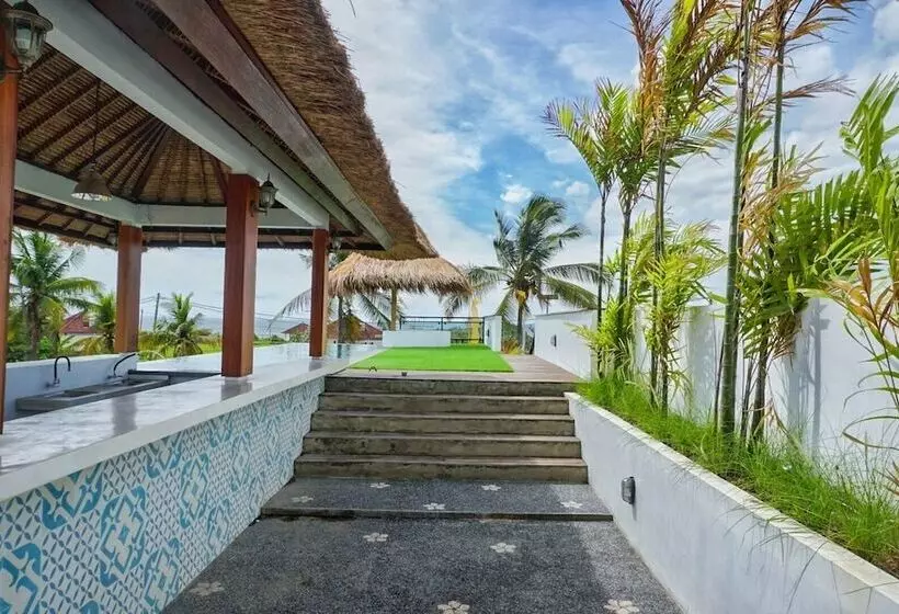 ユースホステル Swell Hotel, Pool Bar & Restaurant