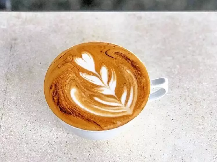 ユースホステル Swell Hotel, Pool Bar & Restaurant