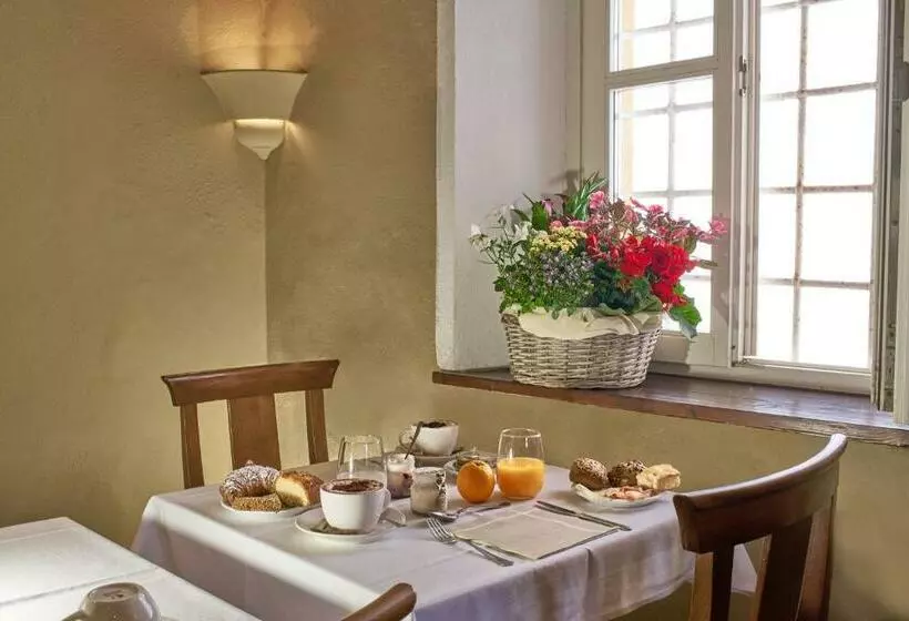 Hotelli Foresteria Del Gavi