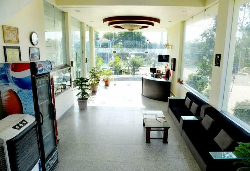 בית מלון כפרי Rani Bagh Resort