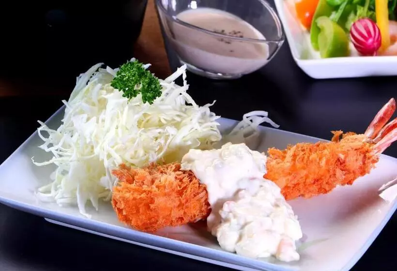 هتل Reposer Makino