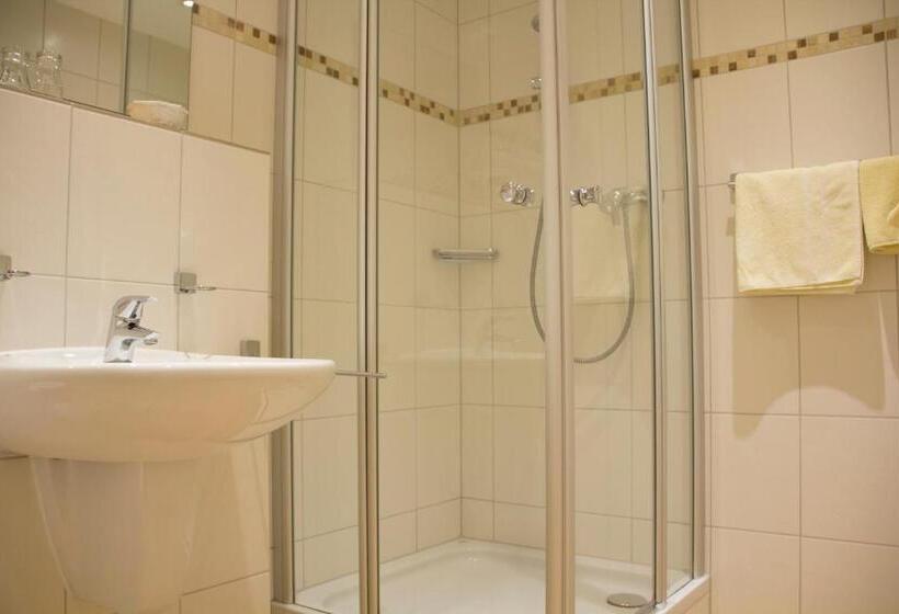 Hotel Restaurant Zur Neroburg