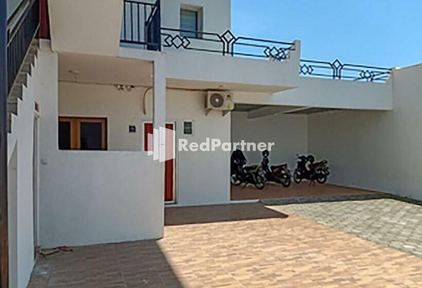 בית מלון כפרי Trikatu Kendal Near Taman Kota Weleri Mitra Reddoorz