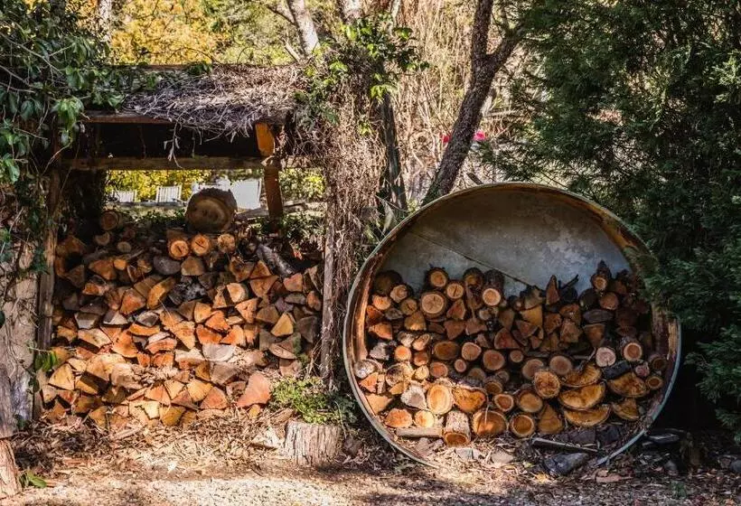 Majatalo Capers Cottage And Barn Accommodation