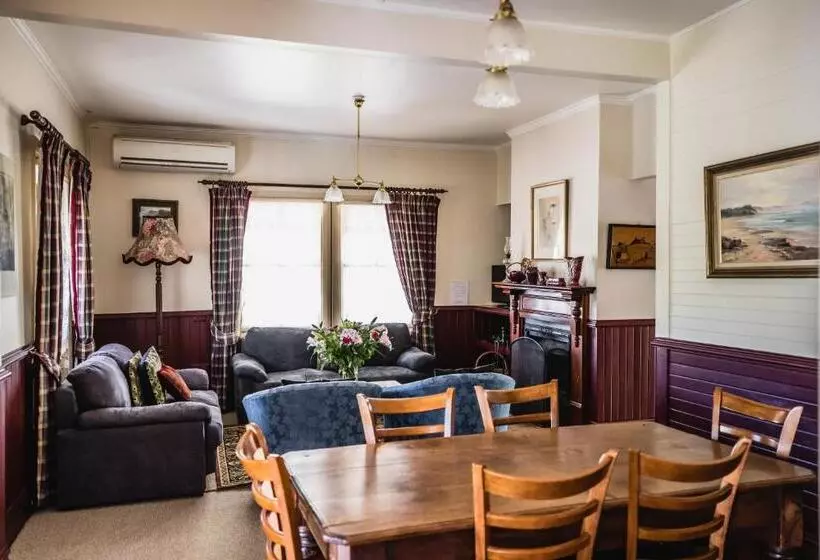 Majatalo Capers Cottage And Barn Accommodation