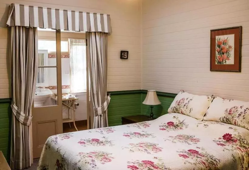 Majatalo Capers Cottage And Barn Accommodation